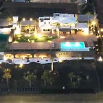 Villa Costa Roja Con Vistas Al Mar, Piscinas, Jacuzzi, Mini Golf Y Pádel En Montaña Roja