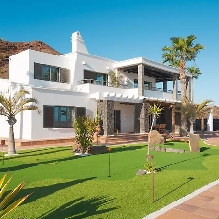 Costa Roja Con Vistas Al Mar, Piscinas, Jacuzzi, Mini Golf Y Pádel En Montaña Roja * Playa Blanca (Lanzarote)