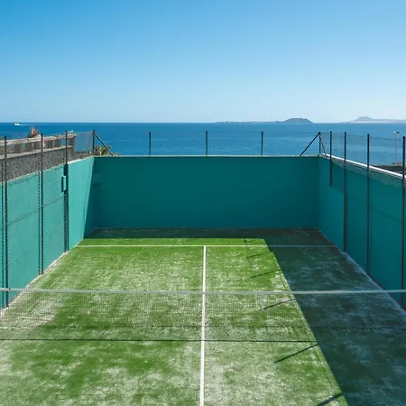 Villa Costa Roja Con Vistas Al Mar, Piscinas, Jacuzzi, Mini Golf Y Padel En Montana Roja *