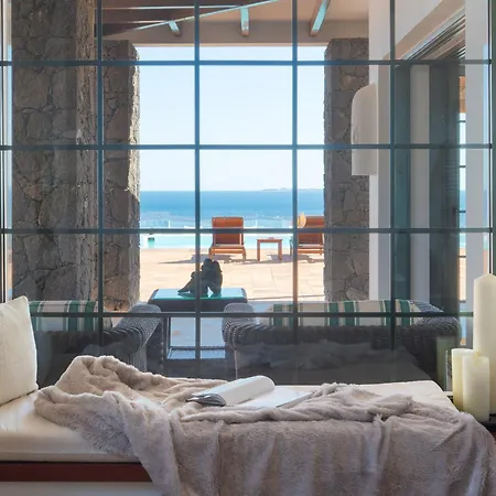 Costa Roja Con Vistas Al Mar, Piscinas, Jacuzzi, Mini Golf Y Padel En Montana Roja Villa Playa Blanca