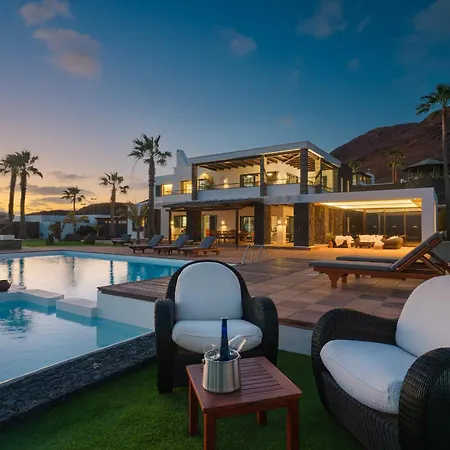 Costa Roja Con Vistas Al Mar, Piscinas, Jacuzzi, Mini Golf Y Padel En Montana Roja