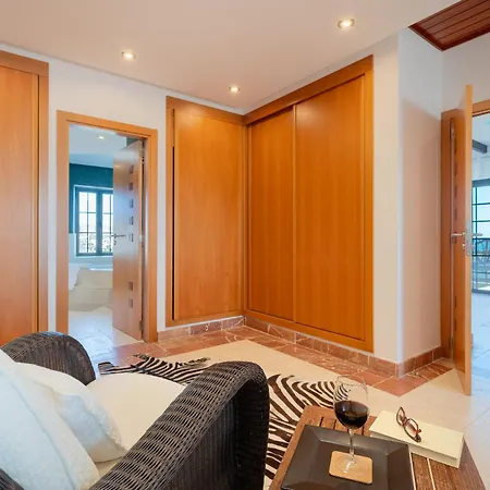 Costa Roja Con Vistas Al Mar, Piscinas, Jacuzzi, Mini Golf Y Padel En Montana Roja *