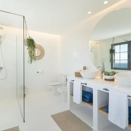 Costa Roja Con Vistas Al Mar, Piscinas, Jacuzzi, Mini Golf Y Padel En Montana Roja Playa Blanca