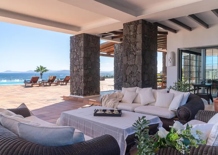 Costa Roja Con Vistas Al Mar, Piscinas, Jacuzzi, Mini Golf Y Padel En Montana Roja