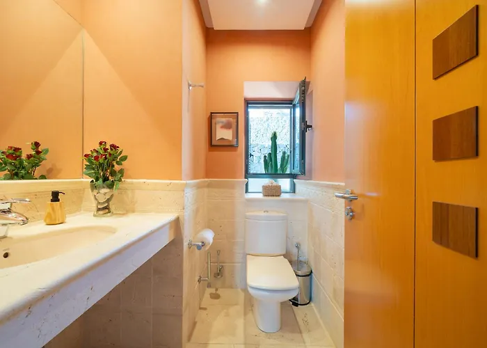 Villa Costa Roja Con Vistas Al Mar, Piscinas, Jacuzzi, Mini Golf Y Padel En Montana Roja Playa Blanca (Lanzarote)