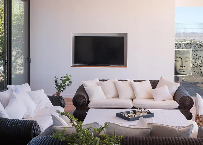 Costa Roja Con Vistas Al Mar, Piscinas, Jacuzzi, Mini Golf Y Padel En Montana Roja Playa Blanca (Lanzarote)